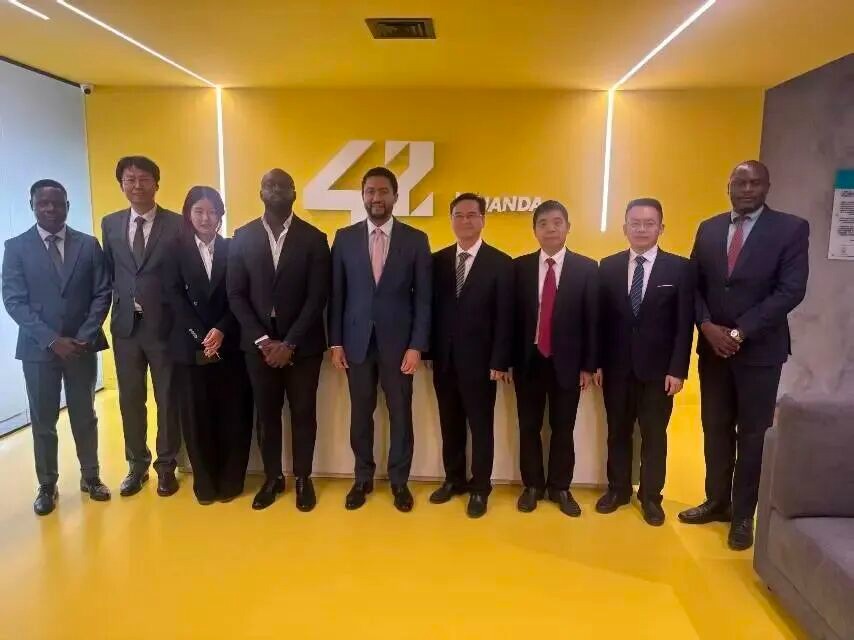 廖永安校长率团走访安哥拉两所应用型院校